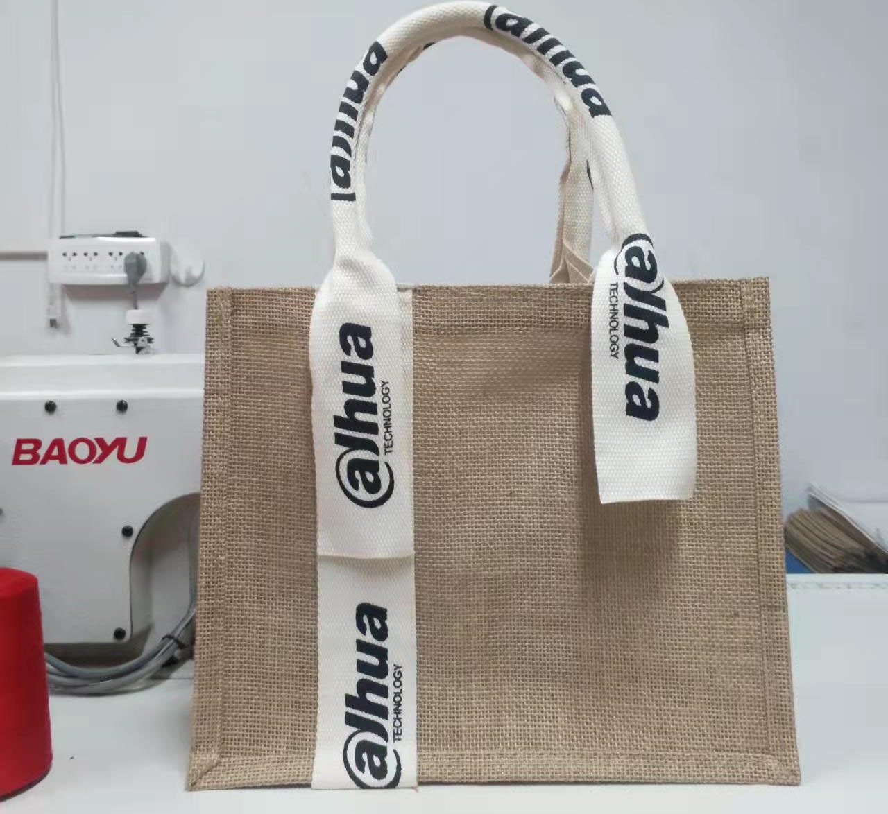 รับผลิตกระเป๋ามีโบว์ chloe ผ้าลินินแบบมีสายห้อย กระเป๋ากันน้ำ กระเป๋าผ้าปอ รับสกรีนโลโก้กระเป๋ารักษ์โลก กระเป๋าทูโทน กระเป๋าผ้าลินินขนาดใหญ่ กระเป๋าผ้ามูจิ 