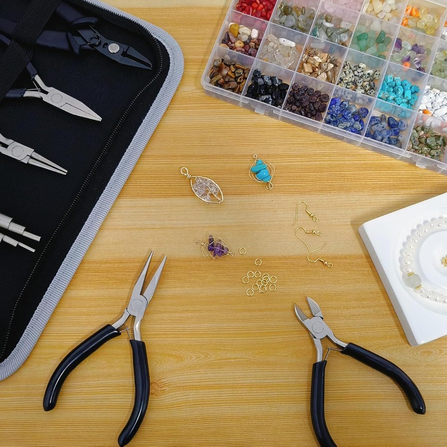 รับผลิตชุดเครื่องมือคีม ไขควง แบบพกพา Tool kit เครื่องมือช่าง ของแจก รับสกรีนโลโก้ เครื่องมือช่าง ชุดไขควง ของแจกของแถม ของพรีเมี่ยม รับยิงเลเซอร์