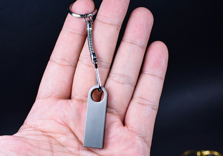 รับผลิต สกรีน แฟลชไดร์ฟ (FLASH DRIVE) พร้อมสกรีนโลโก้