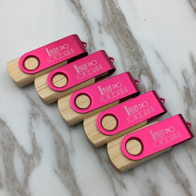รับผลิต สกรีน แฟลชไดร์ฟ (FLASH DRIVE) พร้อมสกรีนโลโก้