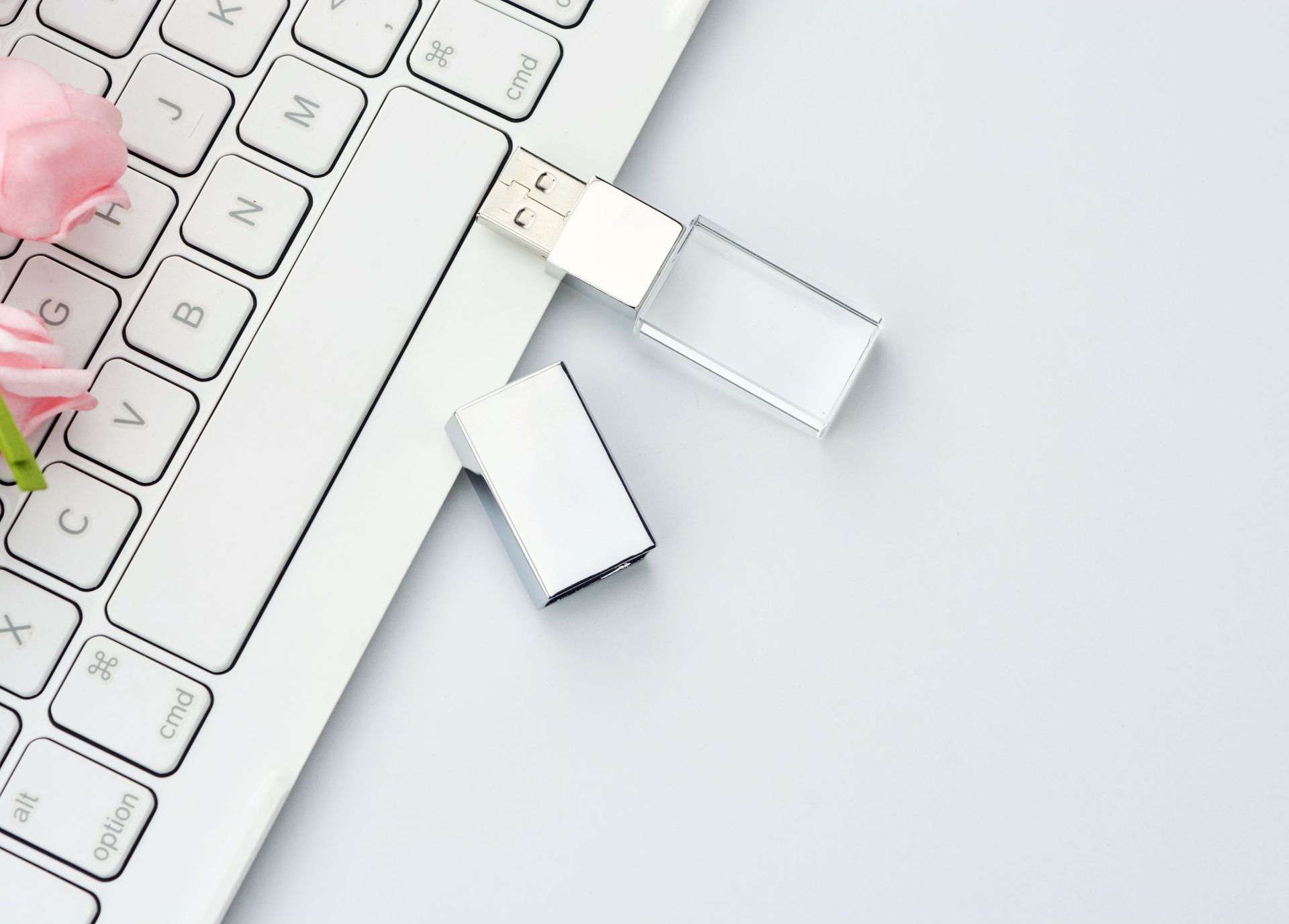รับผลิต สกรีน แฟลชไดร์ฟ (FLASH DRIVE) พร้อมสกรีนโลโก้