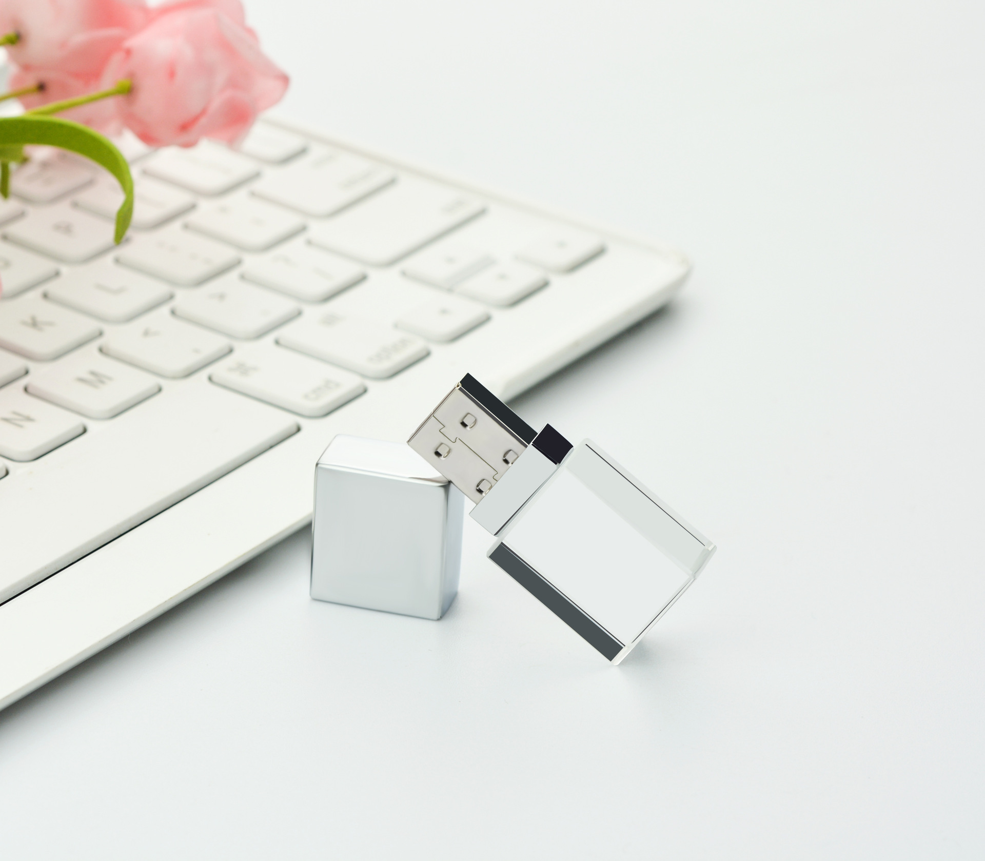 รับผลิต สกรีน แฟลชไดร์ฟ (FLASH DRIVE) พร้อมสกรีนโลโก้