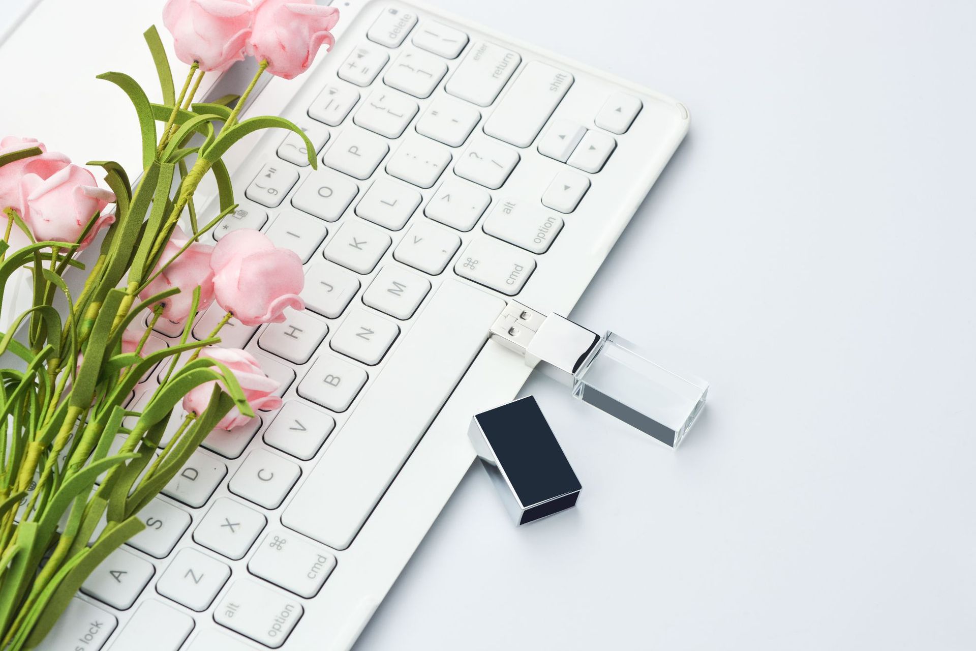 รับผลิต สกรีน แฟลชไดร์ฟ (FLASH DRIVE) พร้อมสกรีนโลโก้