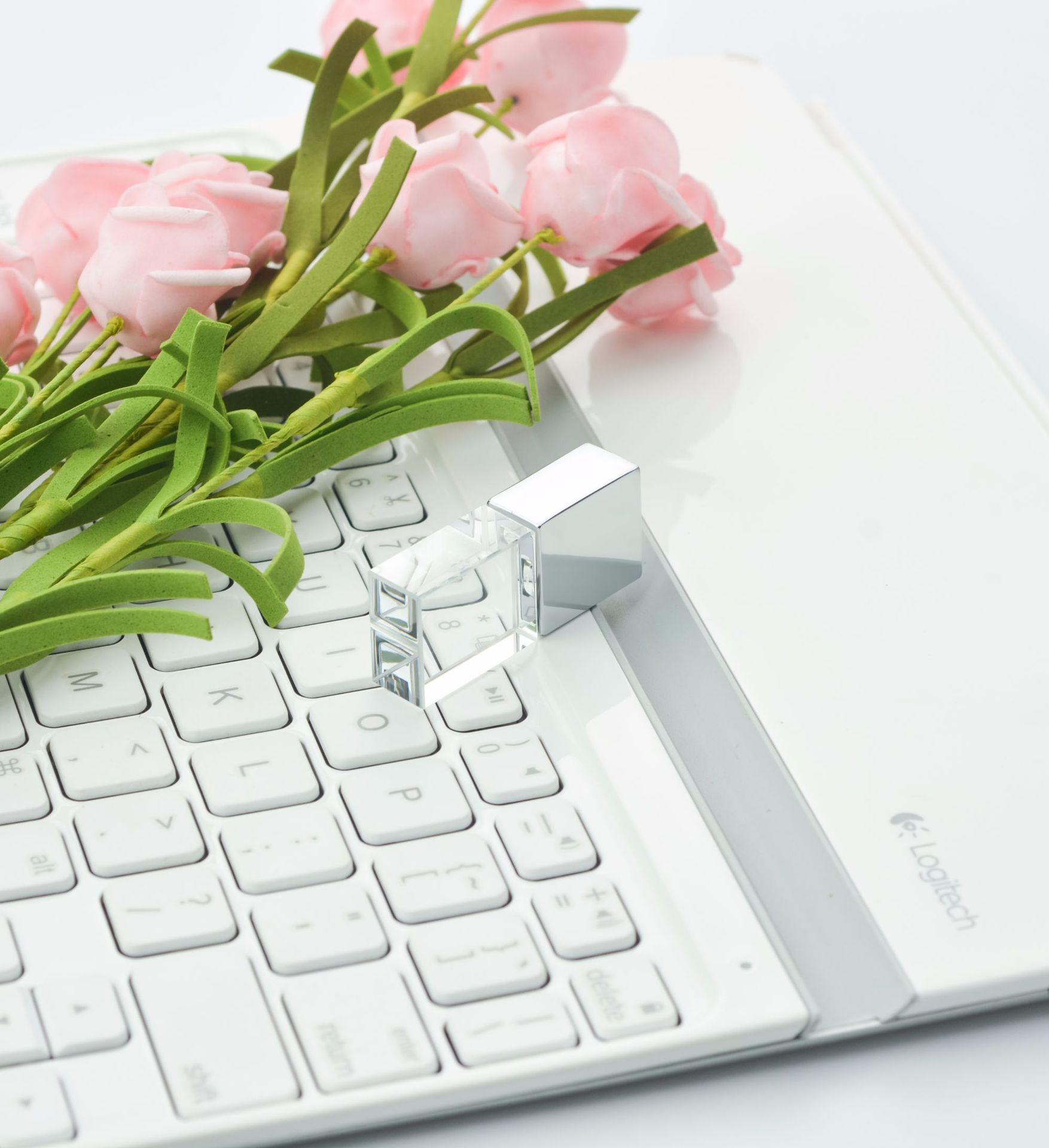 รับผลิต สกรีน แฟลชไดร์ฟ (FLASH DRIVE) พร้อมสกรีนโลโก้