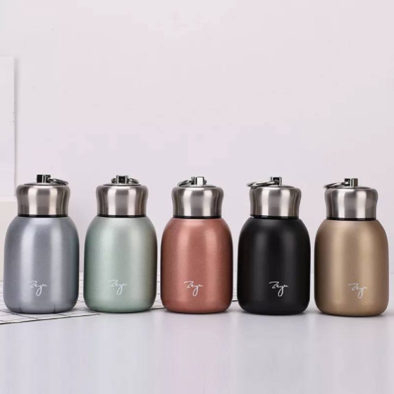 รับสกรีน กระติกน้ำสแตนเลส เก็บความร้อน-ความเย็น สูญญากาศ 300ML ทรงขวดมีห่วงจับ กระติกน้ำ เก็บอุณหภูมิ กระบอกนำ้