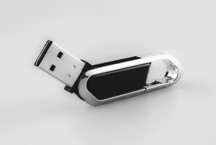 รับผลิต สกรีน แฟลชไดร์ฟ (FLASH DRIVE) พร้อมสกรีนโลโก้