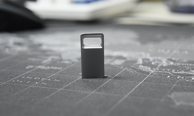 รับผลิต สกรีน แฟลชไดร์ฟ (FLASH DRIVE) พร้อมสกรีนโลโก้