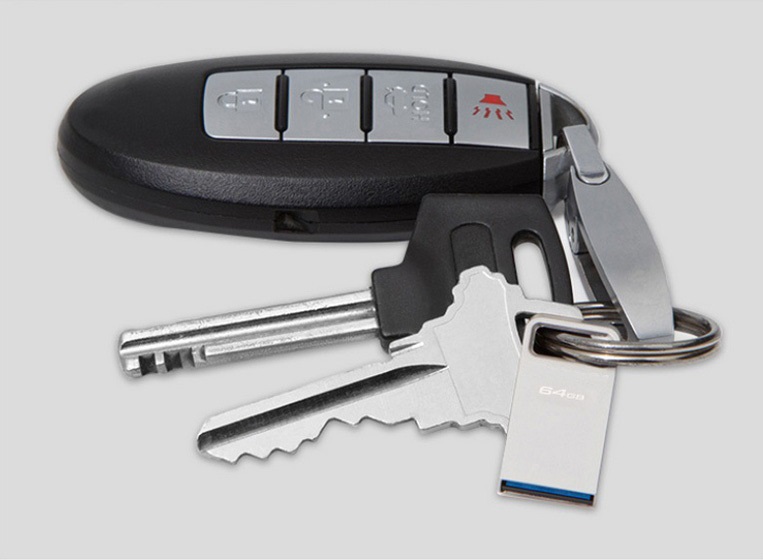 รับผลิต สกรีน แฟลชไดร์ฟ (FLASH DRIVE) พร้อมสกรีนโลโก้