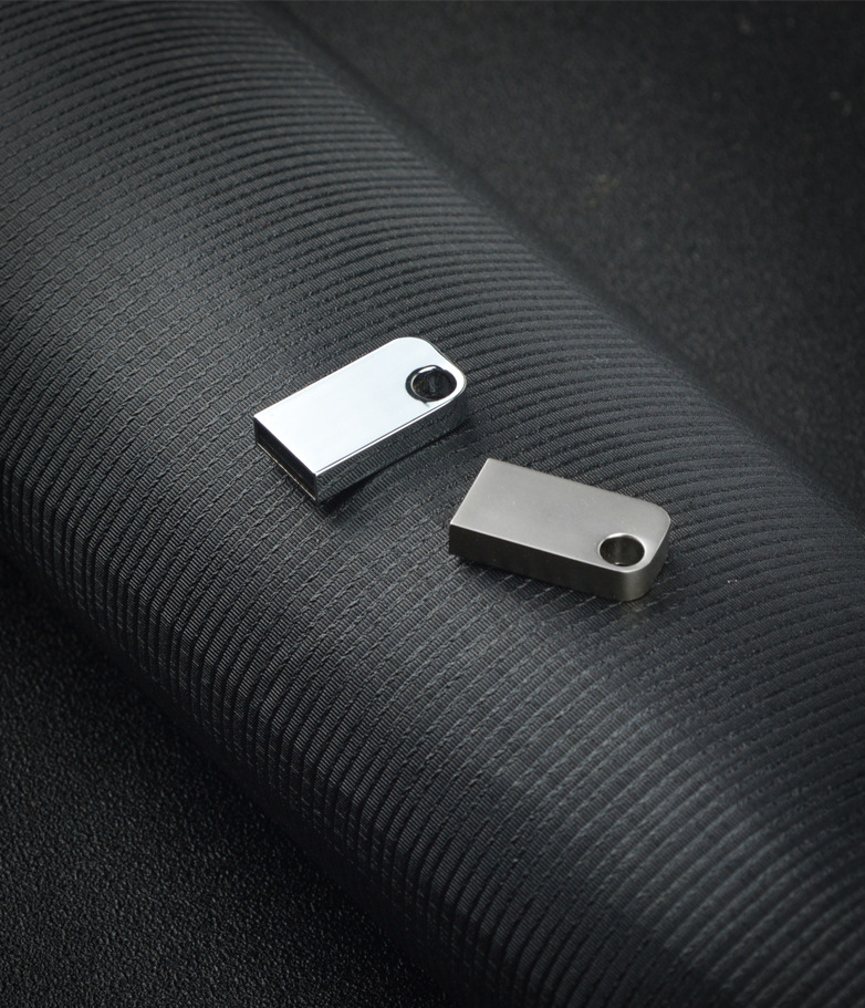 รับผลิต สกรีน แฟลชไดร์ฟ (FLASH DRIVE) พร้อมสกรีนโลโก้