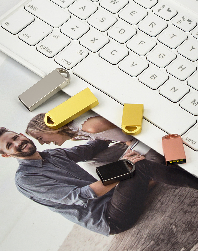 รับผลิต สกรีน แฟลชไดร์ฟ (FLASH DRIVE) พร้อมสกรีนโลโก้