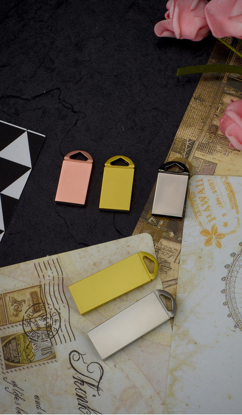 รับผลิต สกรีน แฟลชไดร์ฟ (FLASH DRIVE) พร้อมสกรีนโลโก้