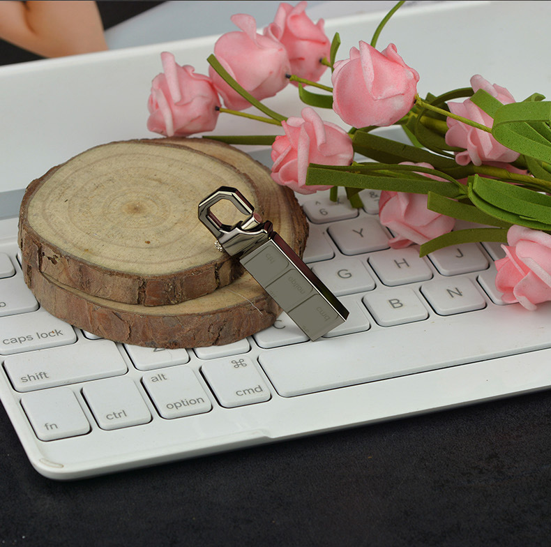 รับผลิต สกรีน แฟลชไดร์ฟ (FLASH DRIVE) พร้อมสกรีนโลโก้