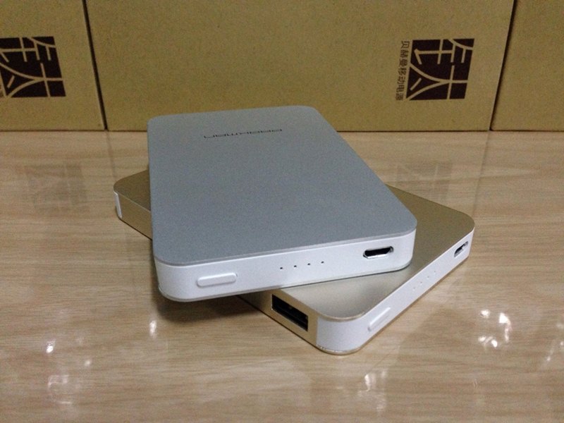 รับสกรีน Powerbank 1000mAh แบตสำรอง Parkman รุ่น T100