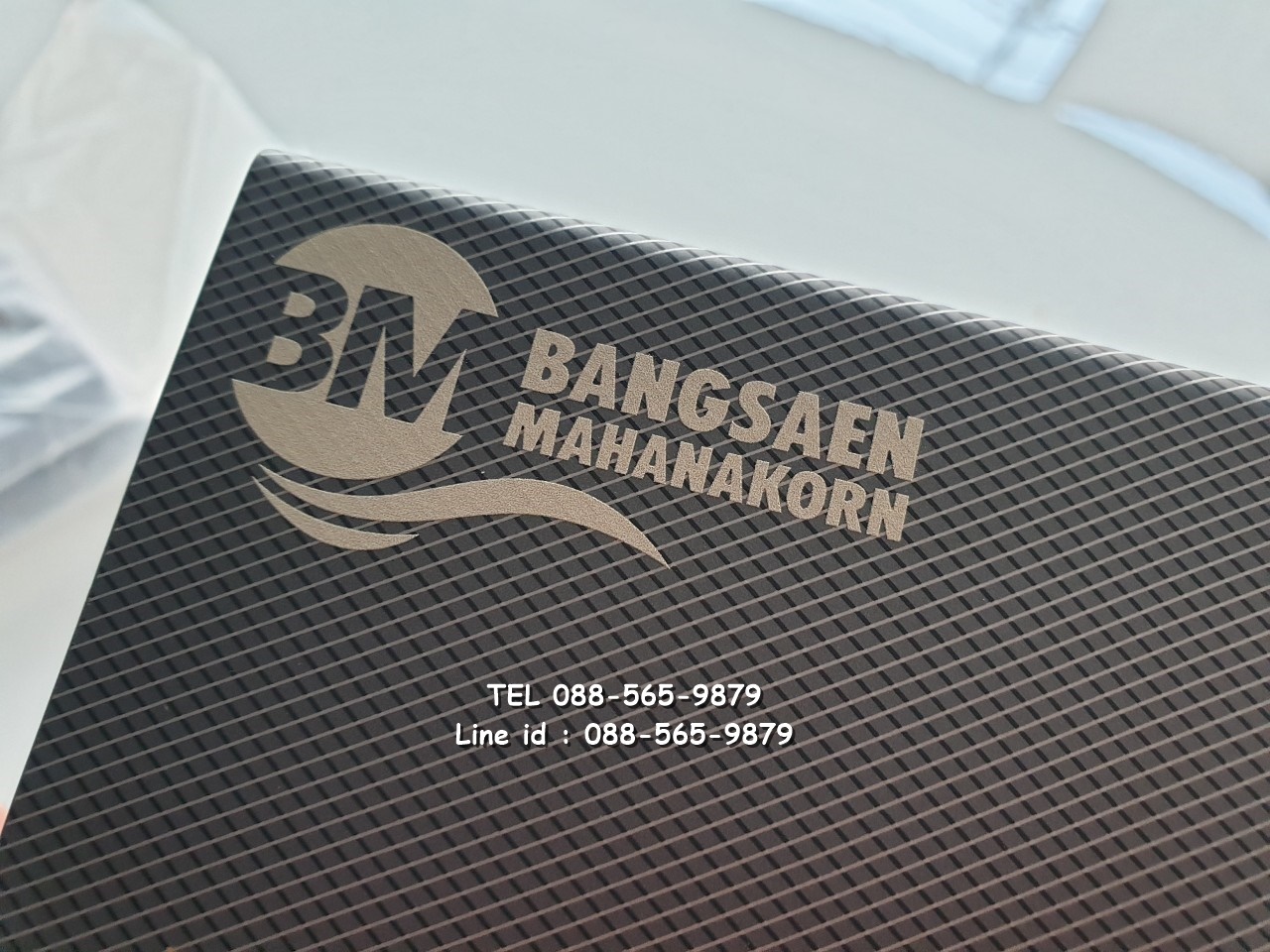 รับสกรีน powerbank แบตสำรอง รุ่น eloop e12 ลายเคฟล่า และ ลายไม้