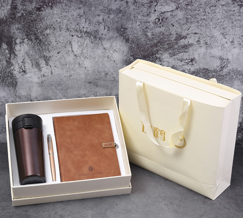 ชุดของขวัญ ของแจกบริษัท ชุดเซ็ทรับไหว้ ชุดเช็ทสมุด ปากกา รวมกล่องgiftset