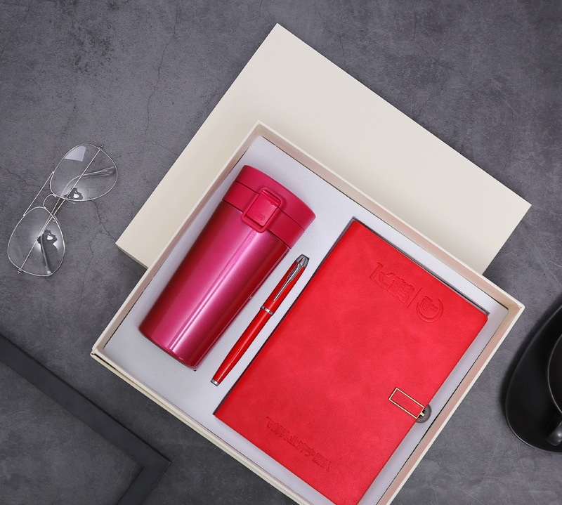 ชุดของขวัญ ของแจกบริษัท ชุดเซ็ทรับไหว้ ชุดเช็ทสมุด ปากกา รวมกล่องgiftset