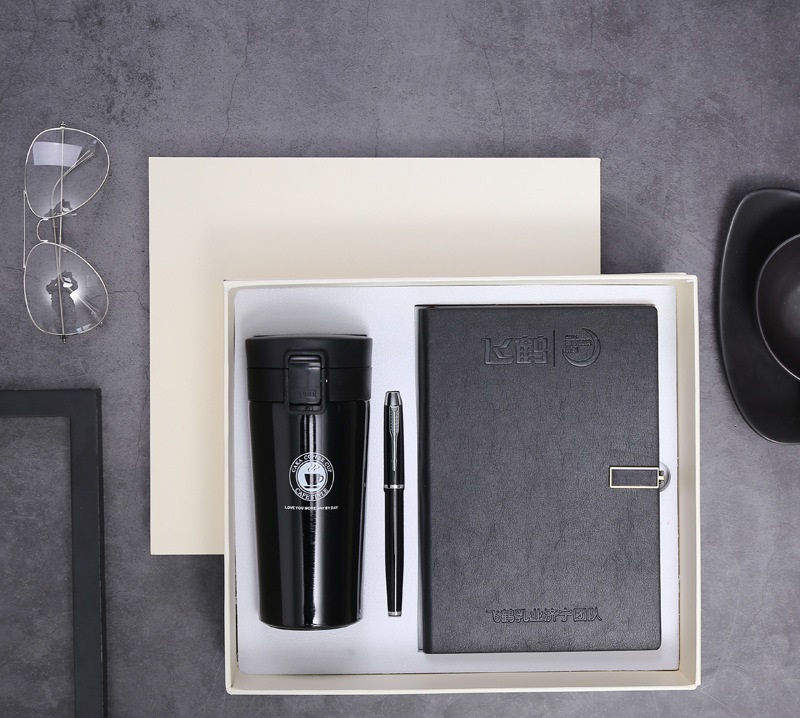 ชุดของขวัญ ของแจกบริษัท ชุดเซ็ทรับไหว้ ชุดเช็ทสมุด ปากกา รวมกล่องgiftset