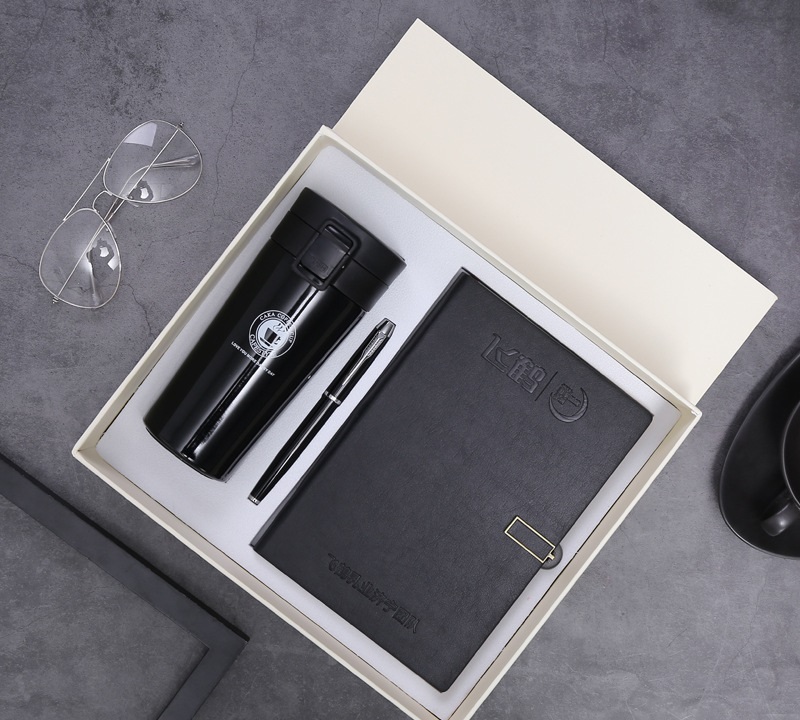 ชุดของขวัญ ของแจกบริษัท ชุดเซ็ทรับไหว้ ชุดเช็ทสมุด ปากกา รวมกล่องgiftset