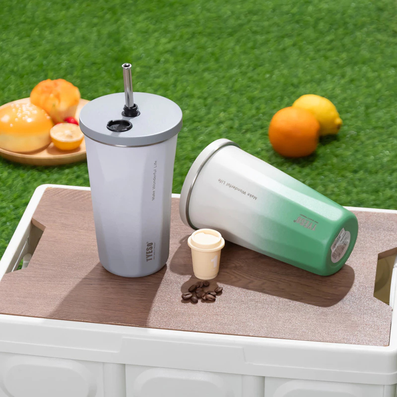 TYESO แก้วกาแฟ สเตนเลส 304 รุ่นใหม่ล่าสุด สีทูโทน พร้อมหลอด+แปรง ขนาด 600 มล. 20 oz แก้วเก็บอุณหภูมิ