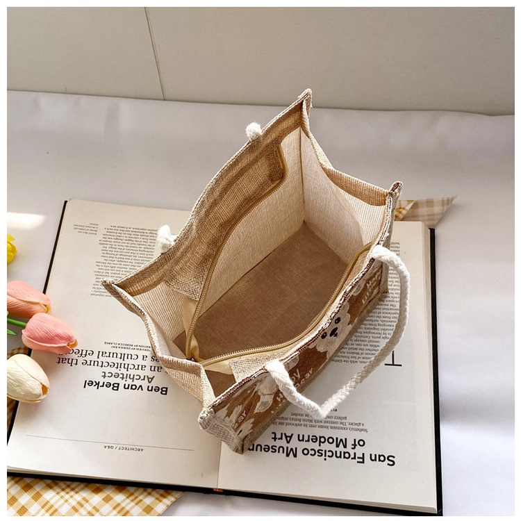 กระเป๋าผ้าแฟชั่นลายน้องหมี กระเป๋าสาน กระเป๋าผ้าคล้องมือ กระเป๋าทรงสี่เหลี่ยม