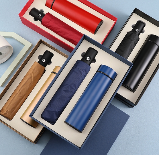 รับสกรีน รับผลิต ชุดของขวัญ ชุดกิ๊ฟเซ็ต giftset กระบอกน้ำ+ร่ม