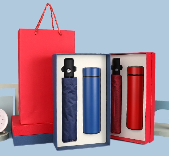 รับสกรีน รับผลิต ชุดของขวัญ ชุดกิ๊ฟเซ็ต giftset กระบอกน้ำ+ร่ม