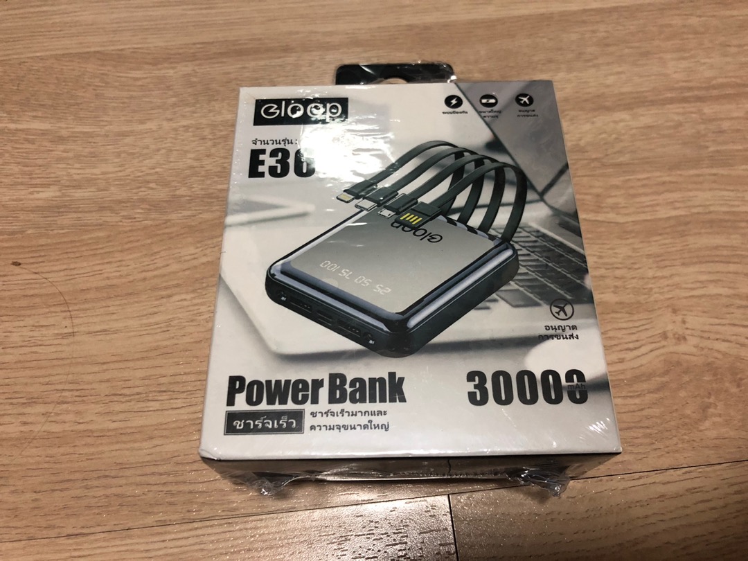 รับสกรีน powerbank แบตสำรอง ความจุ 10000 mah มีสายในตัว4ห้ว