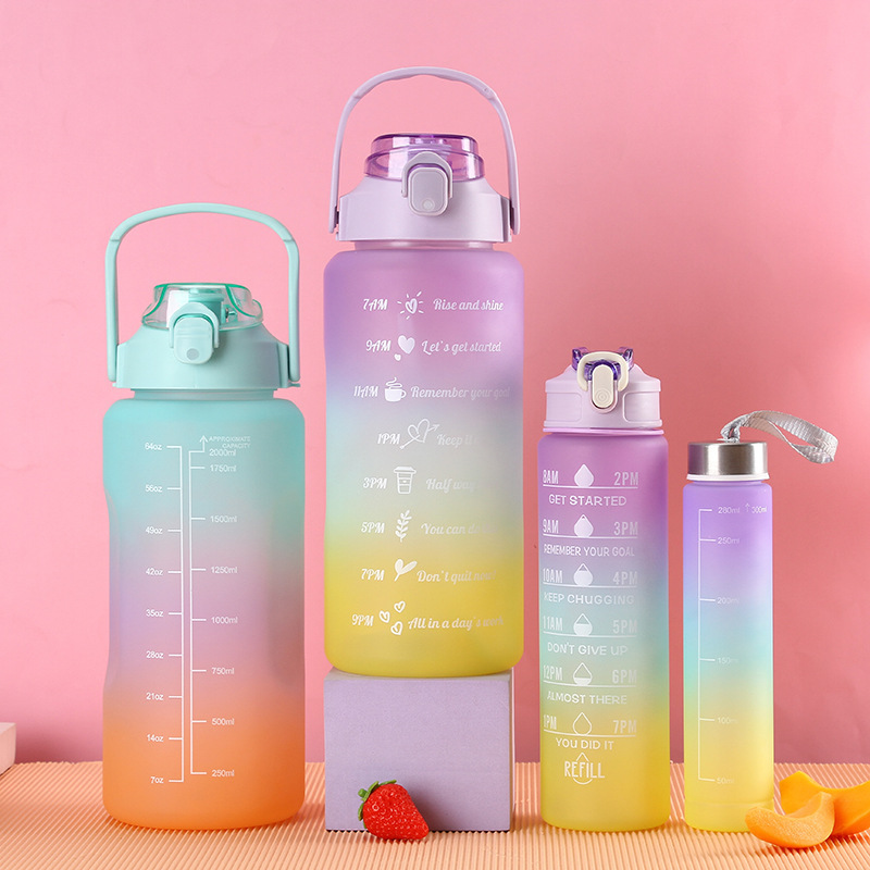 ขวดน้ำ2ลิตร สีพาลเทล รับสกรีน รับผลิตแก้วพลาสติก แก้วน้ำ แก้วน้ำแบบใสมีฝาปิด