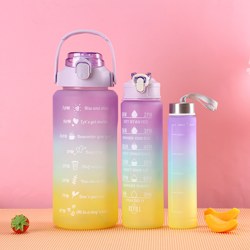 ขวดน้ำ2ลิตร สีพาลเทล รับสกรีน รับผลิตแก้วพลาสติก แก้วน้ำ แก้วน้ำแบบใสมีฝาปิด