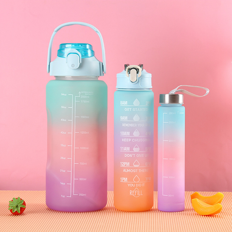 ขวดน้ำ2ลิตร สีพาลเทล รับสกรีน รับผลิตแก้วพลาสติก แก้วน้ำ แก้วน้ำแบบใสมีฝาปิด