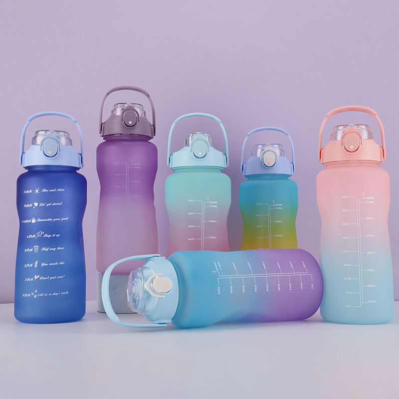ขวดน้ำ2ลิตร สีพาลเทล รับสกรีน รับผลิตแก้วพลาสติก แก้วน้ำ แก้วน้ำแบบใสมีฝาปิด