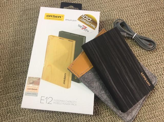 แบตเตอรี่สำรอง ELOOP รุ่น E12 ความจุ 11000 mAh ลายไม้โอ๊ต G