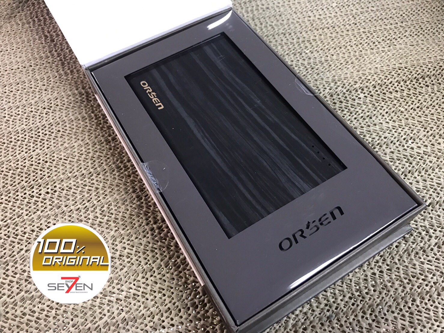 แบตเตอรี่สำรอง ELOOP รุ่น E12 ความจุ 11000 mAh ลายไม้โอ๊ต G