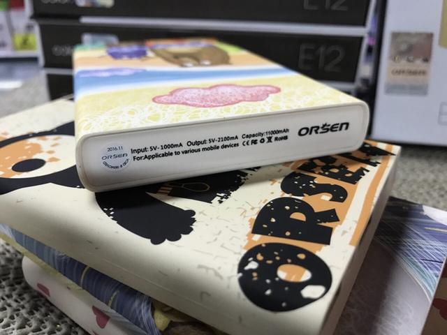 แบตเตอรี่สำรอง ELOOP รุ่น E12 ความจุ 11000 mAh ลายการ์ตูน D