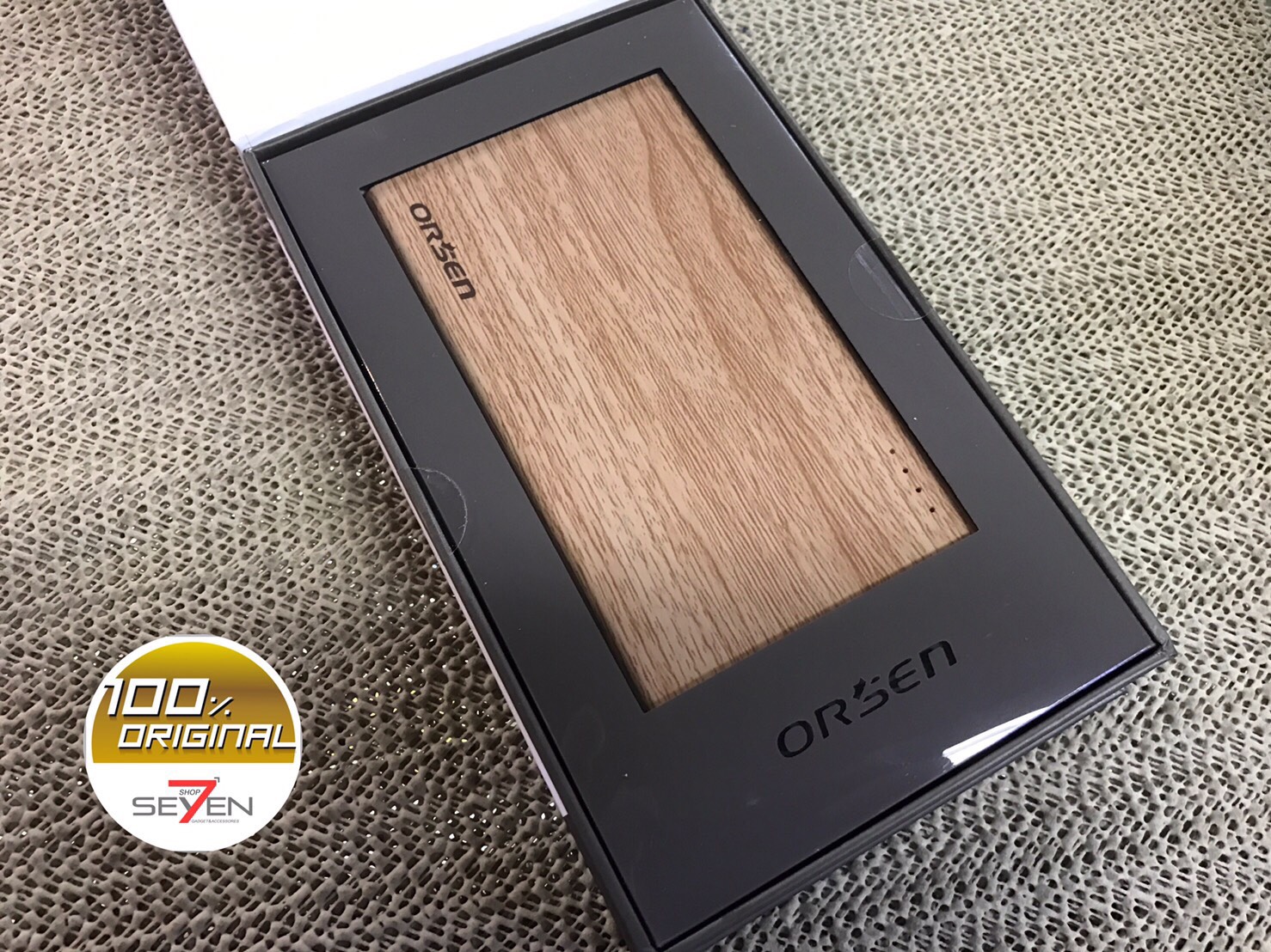 แบตเตอรี่สำรอง ELOOP รุ่น E12 ความจุ 11000 mAh ลายไม้ E