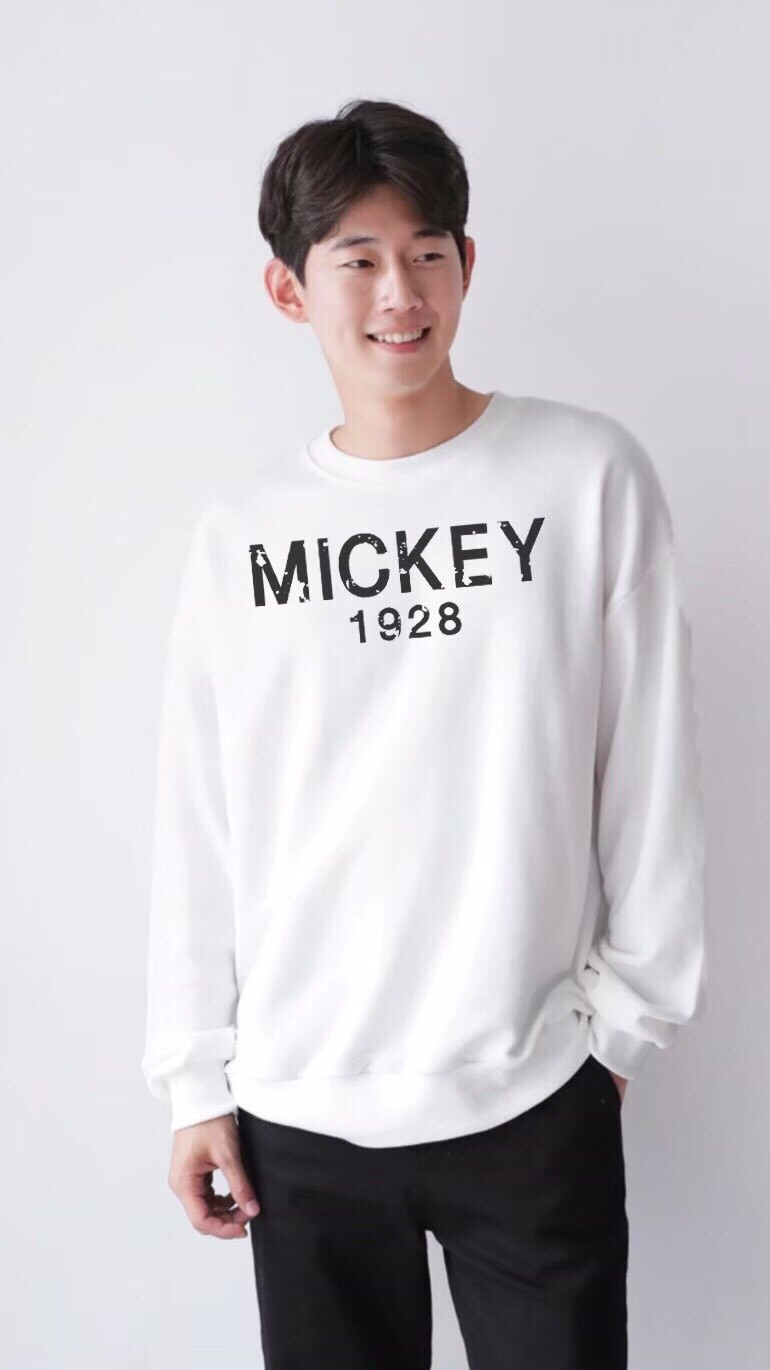 รับผลิตเสื้อแขนยาว เสื้อทีม เสื้อทำงาน เสื้อร้าน เสื้อออกกำลังกาย รับสกรีนเสื้อ รับทำเสื้อทีม รับทำชุดยูนิฟอร์ม
