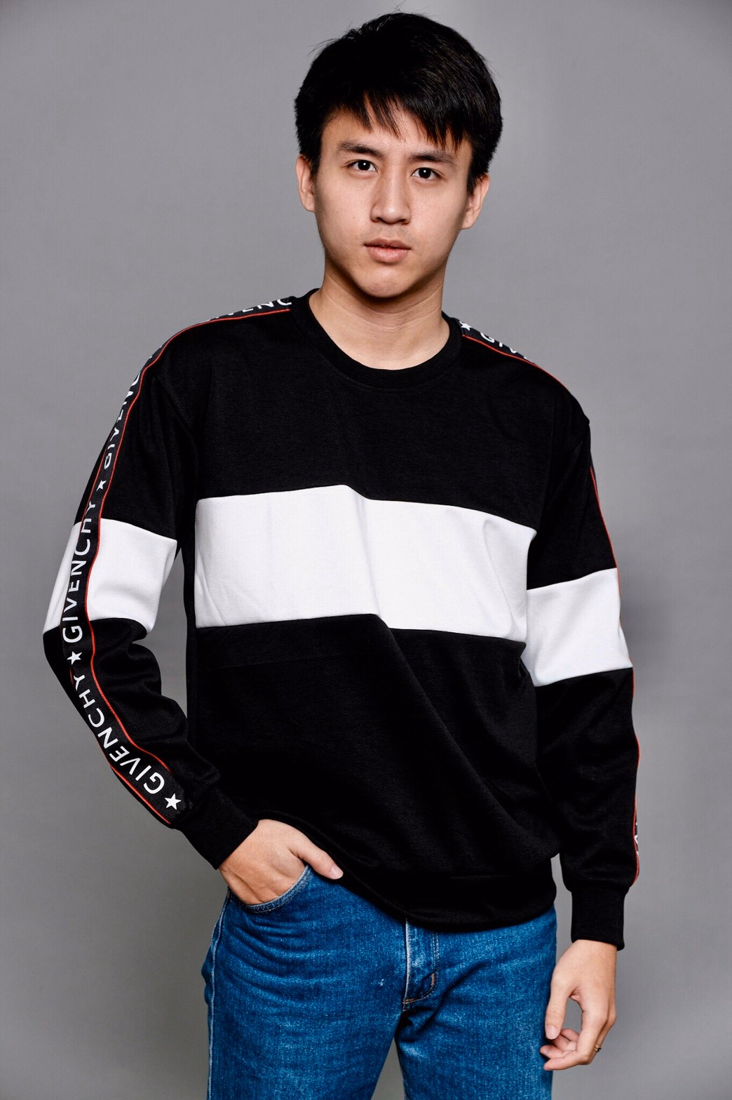รับผลิตเสื้อแขนยาว เสื้อทีม เสื้อทำงาน เสื้อร้าน เสื้อออกกำลังกาย รับสกรีนเสื้อ รับทำเสื้อทีม รับทำชุดยูนิฟอร์ม