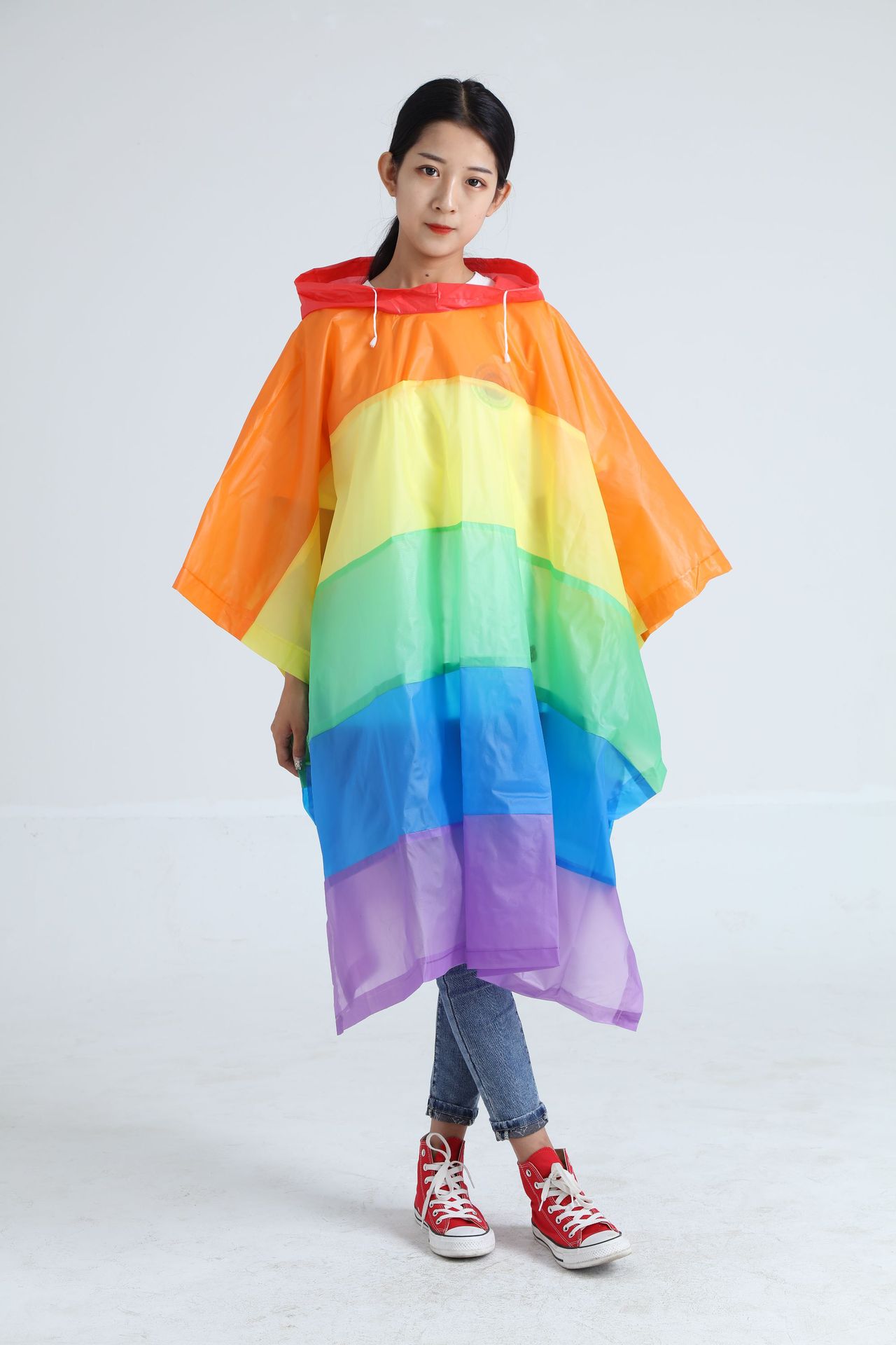 รับผลิตเสื้อกันฝนสีรุ้ง เสื้อกันฝนสายรุ้ง ดีไซน์สวย สกรีนชื่อหรือโลโก้ต่างๆ ได้ตามต้องการ ทำเป็นของพรีเมี่ยม ของที่ระลึก ของขวัญ งานสัมมนา