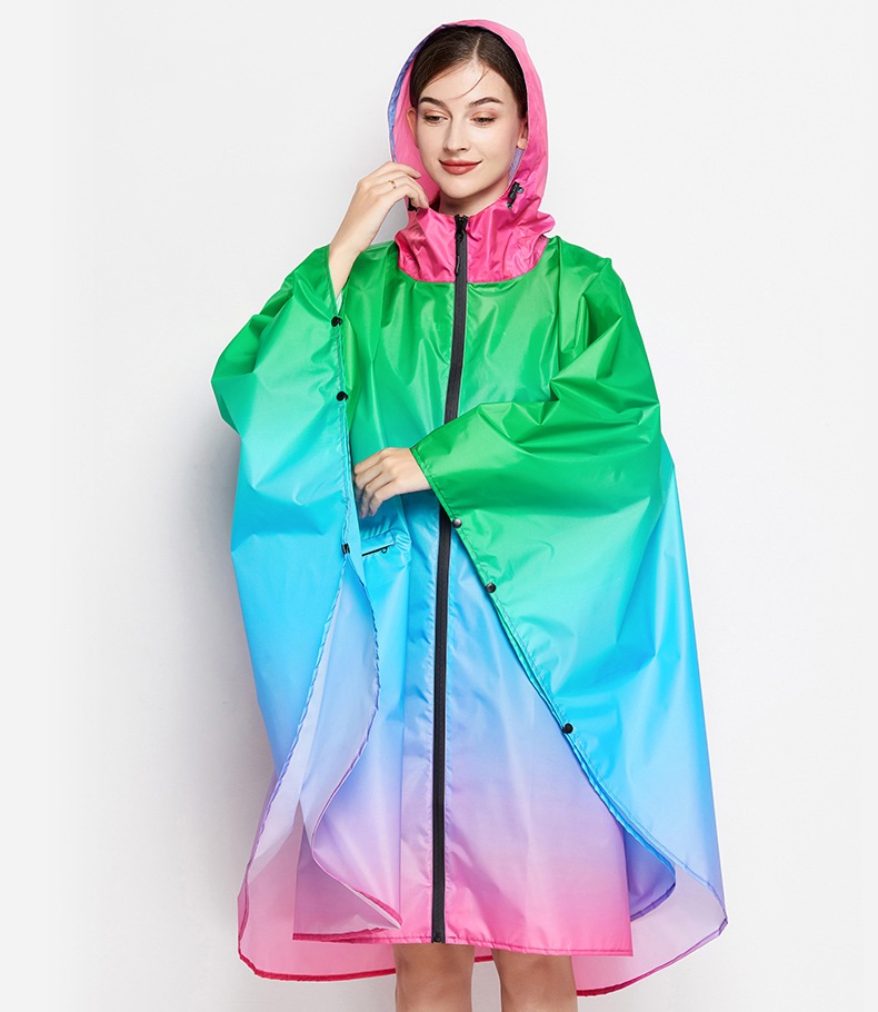 รับผลิตเสื้อกันฝนสีรุ้ง เสื้อกันฝนสายรุ้ง ดีไซน์สวย สกรีนชื่อหรือโลโก้ต่างๆ ได้ตามต้องการ ทำเป็นของพรีเมี่ยม ของที่ระลึก ของขวัญ งานสัมมนา