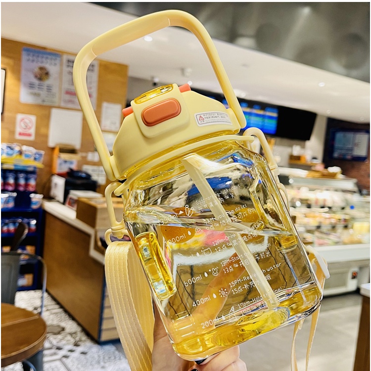 กระบอกน้ำ ขวดน้ําน่ารัก ขวดน้ำพลาสติก พร้อมสเกลการดื่มน้ำ 1350 ml ขวดน้ำพกพารับสกรีน แก้วน้ำ แก้วพลาสติก แก้วกาแฟ 