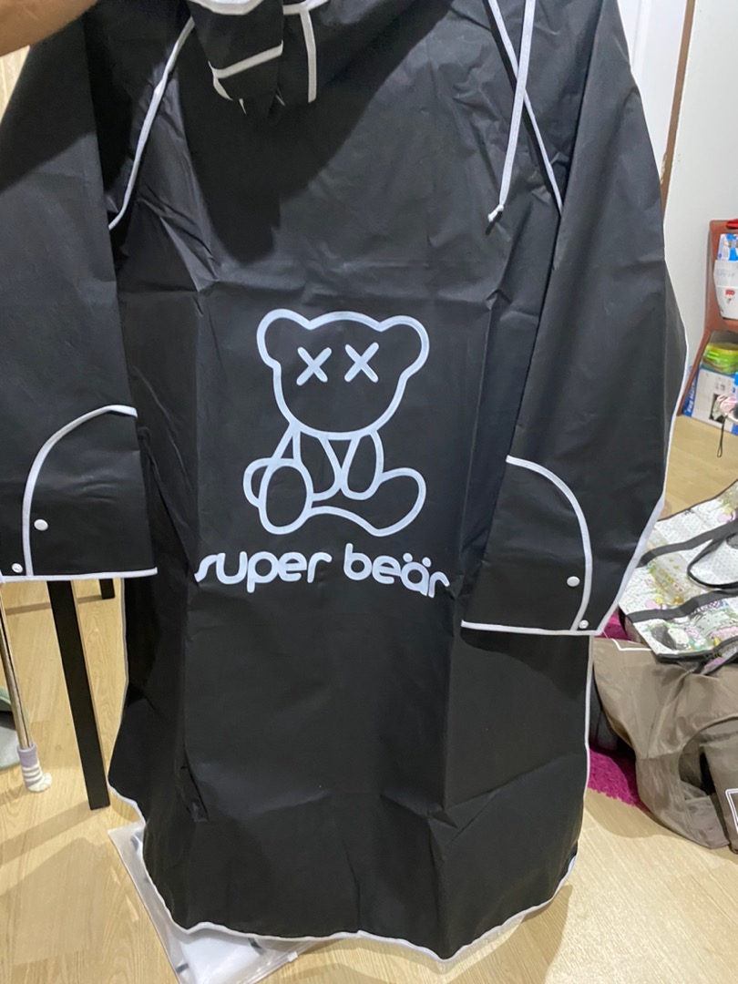 เสื้อกันฝน คุณภาพดี ผลิตจากวัสดุอย่างดี กันฝนได้ดี น้ำหนักเบา ขนาดกะทัดรัด พกพาสะดวก