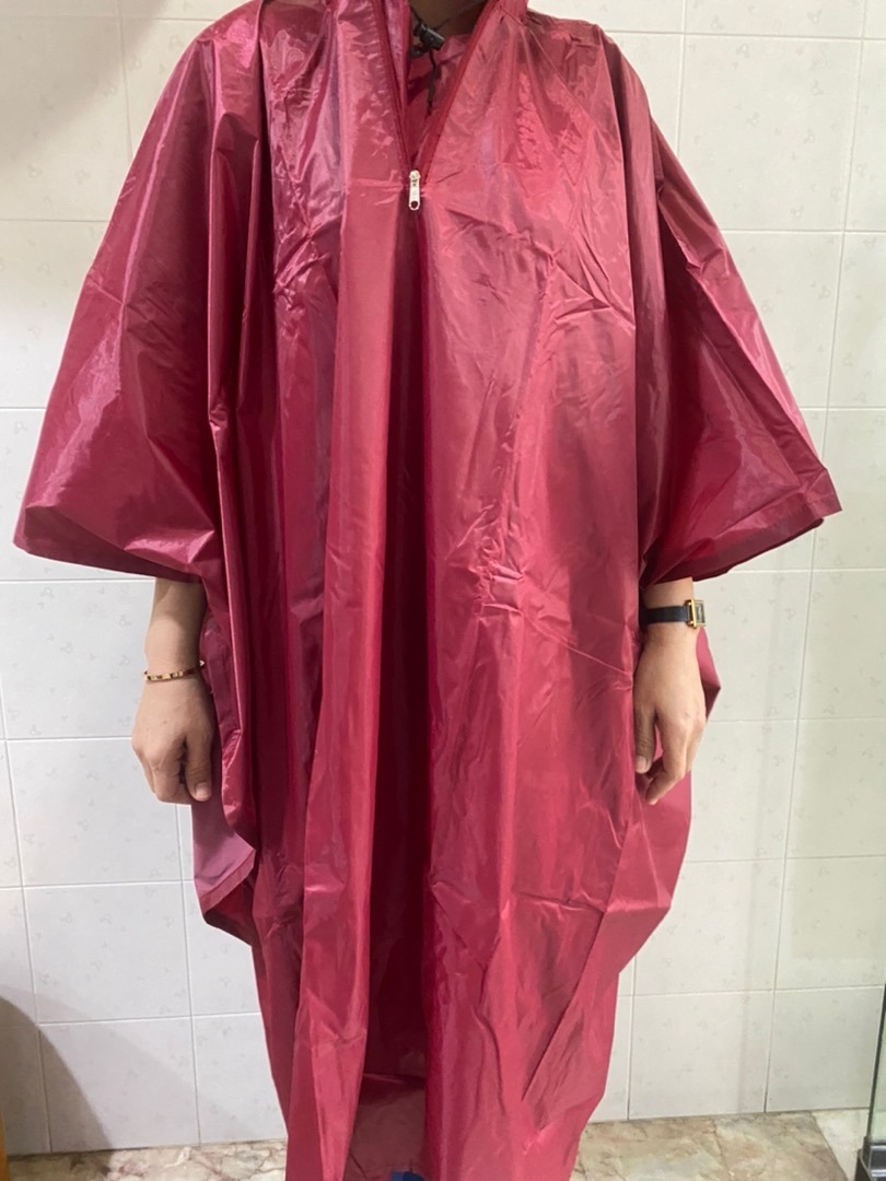 รับผลิตเสื้อกันฝนทรงค้างคาว รับสกรีนเสื้อกันฝน เสื้อกันฝนเครื่องแบบ รับสกรีนโลโก้เสื้อกันฝน โรงงานผลิตเสื้อกันฝน