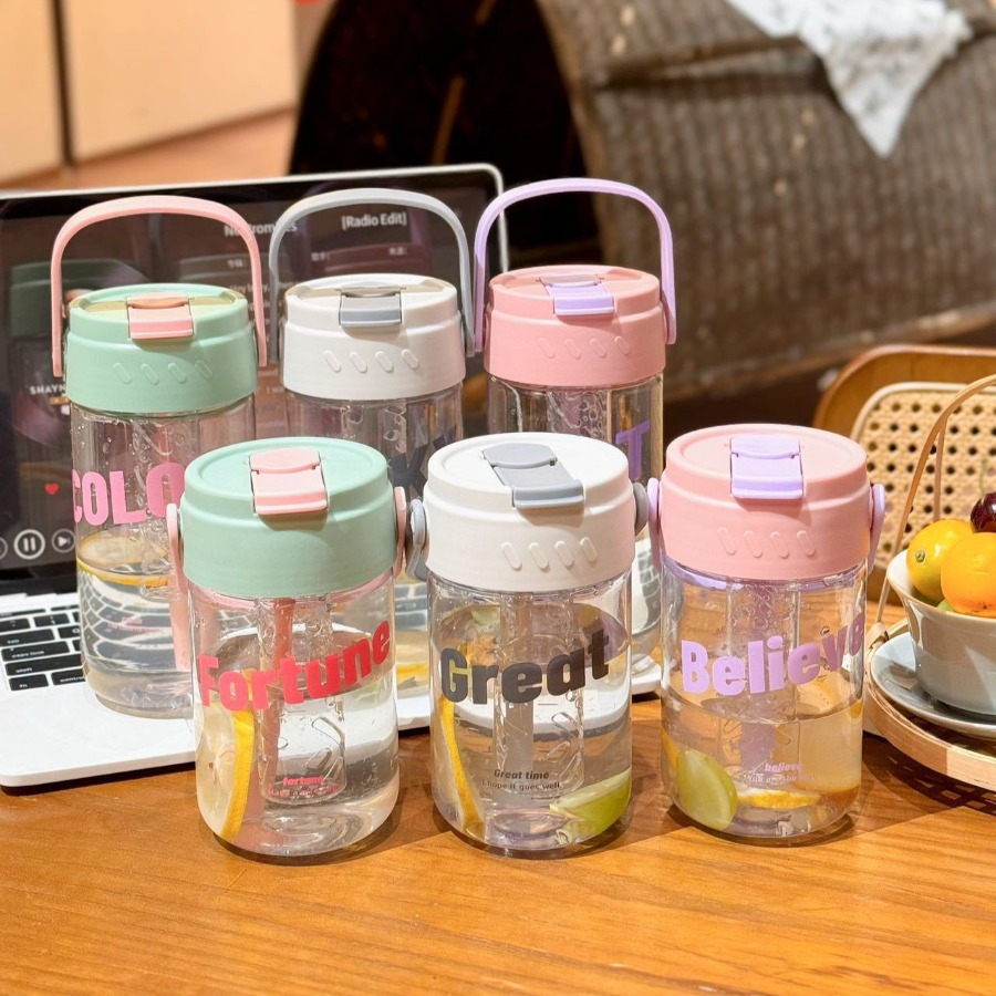 รับสกรีนโลโก้ แก้วพลาสติก 550-700ML กระบอกน้ำ แก้วน้ำ แก้วน้ำแบบใส แก้วราคาถูก
