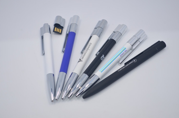 รับผลิต สกรีน แฟลชไดร์ฟ (FLASH DRIVE) พร้อมสกรีนโลโก้