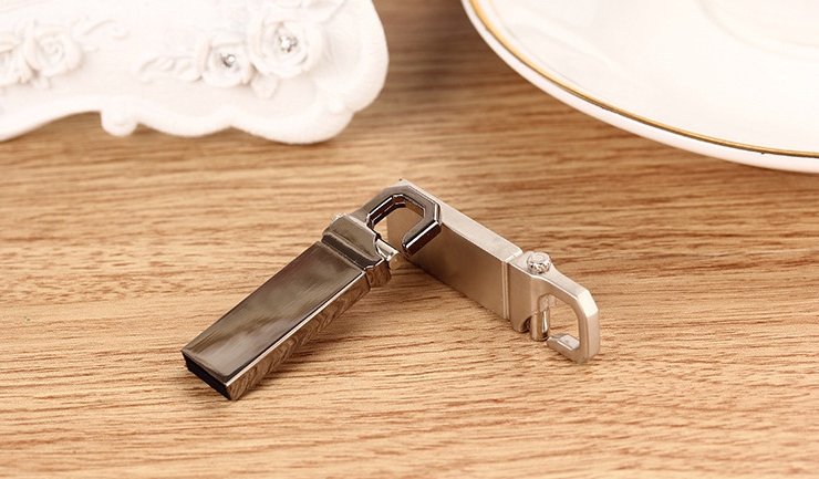 รับผลิต สกรีน แฟลชไดร์ฟ (FLASH DRIVE) พร้อมสกรีนโลโก้