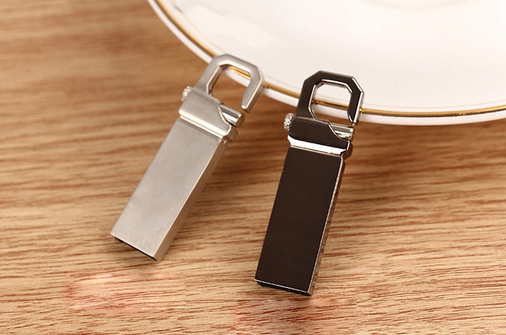 รับผลิต สกรีน แฟลชไดร์ฟ (FLASH DRIVE) พร้อมสกรีนโลโก้