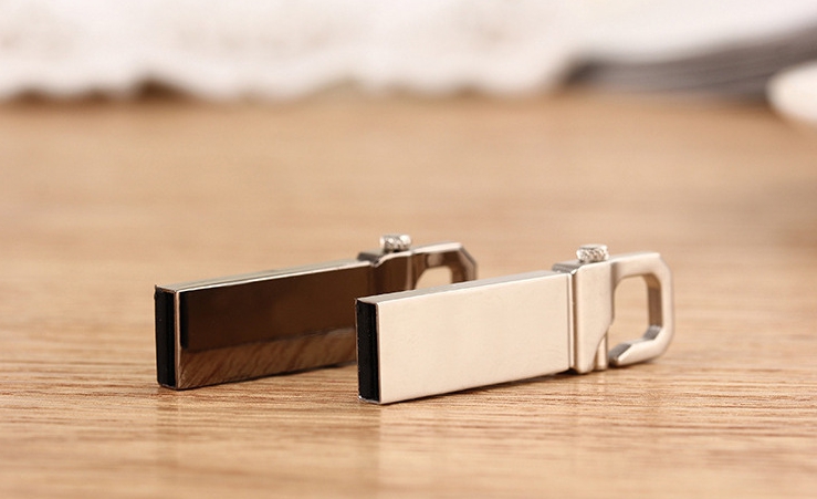รับผลิต สกรีน แฟลชไดร์ฟ (FLASH DRIVE) พร้อมสกรีนโลโก้