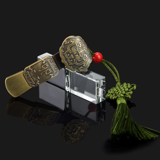 รับผลิต สกรีน แฟลชไดร์ฟ (FLASH DRIVE) พร้อมสกรีนโลโก้