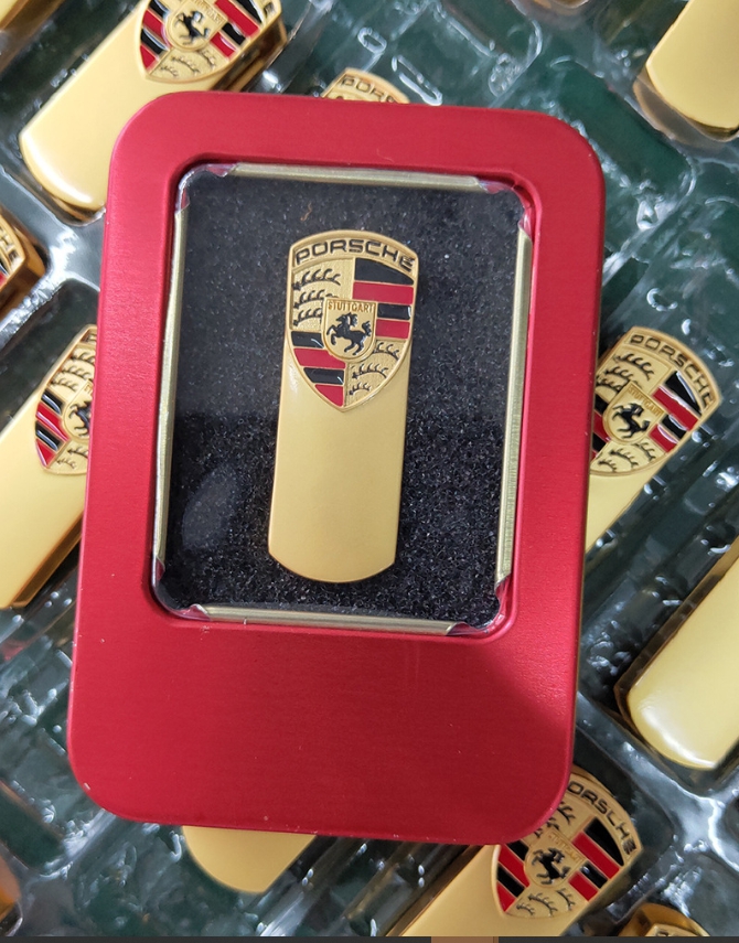 รับผลิต สกรีน แฟลชไดร์ฟ (FLASH DRIVE) พร้อมสกรีนโลโก้
