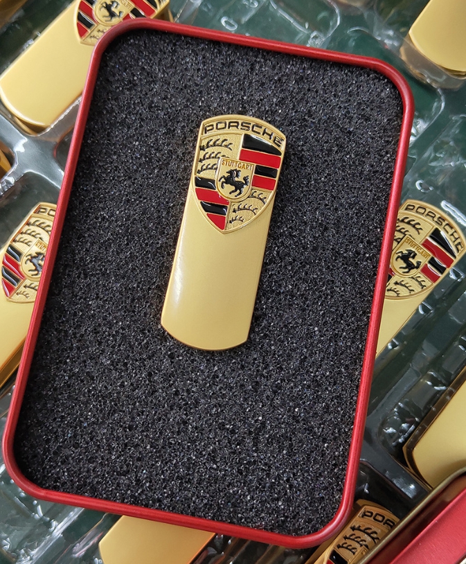 รับผลิต สกรีน แฟลชไดร์ฟ (FLASH DRIVE) พร้อมสกรีนโลโก้